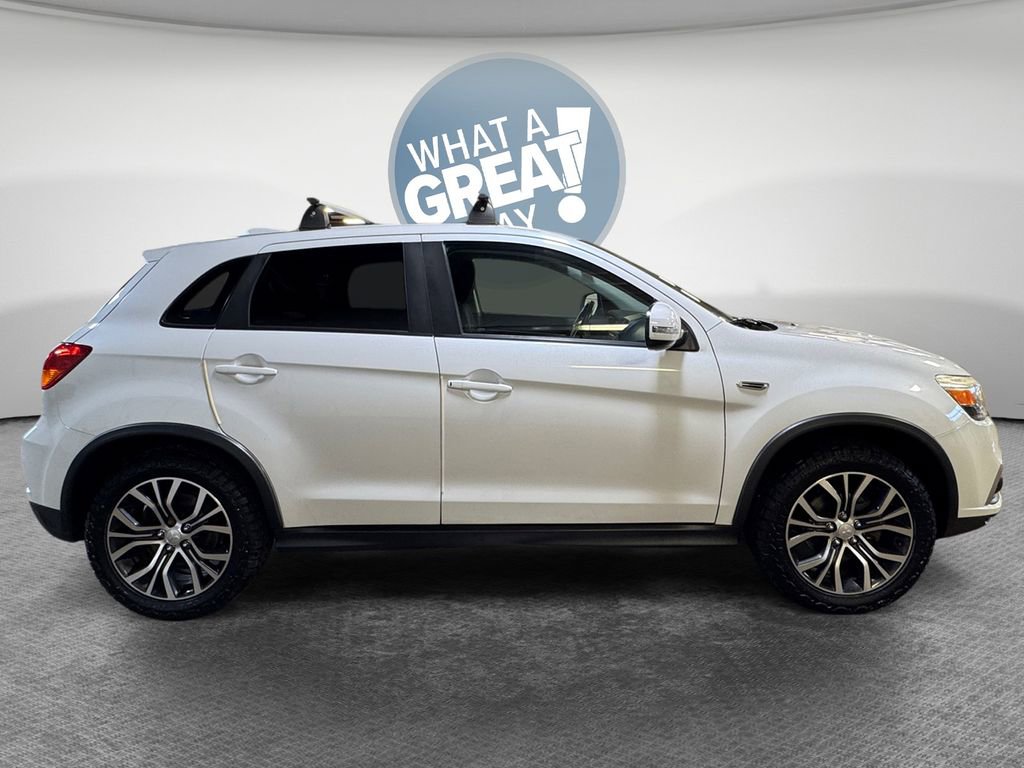 Used 2019 Mitsubishi Outlander Sport SE FWD image 2