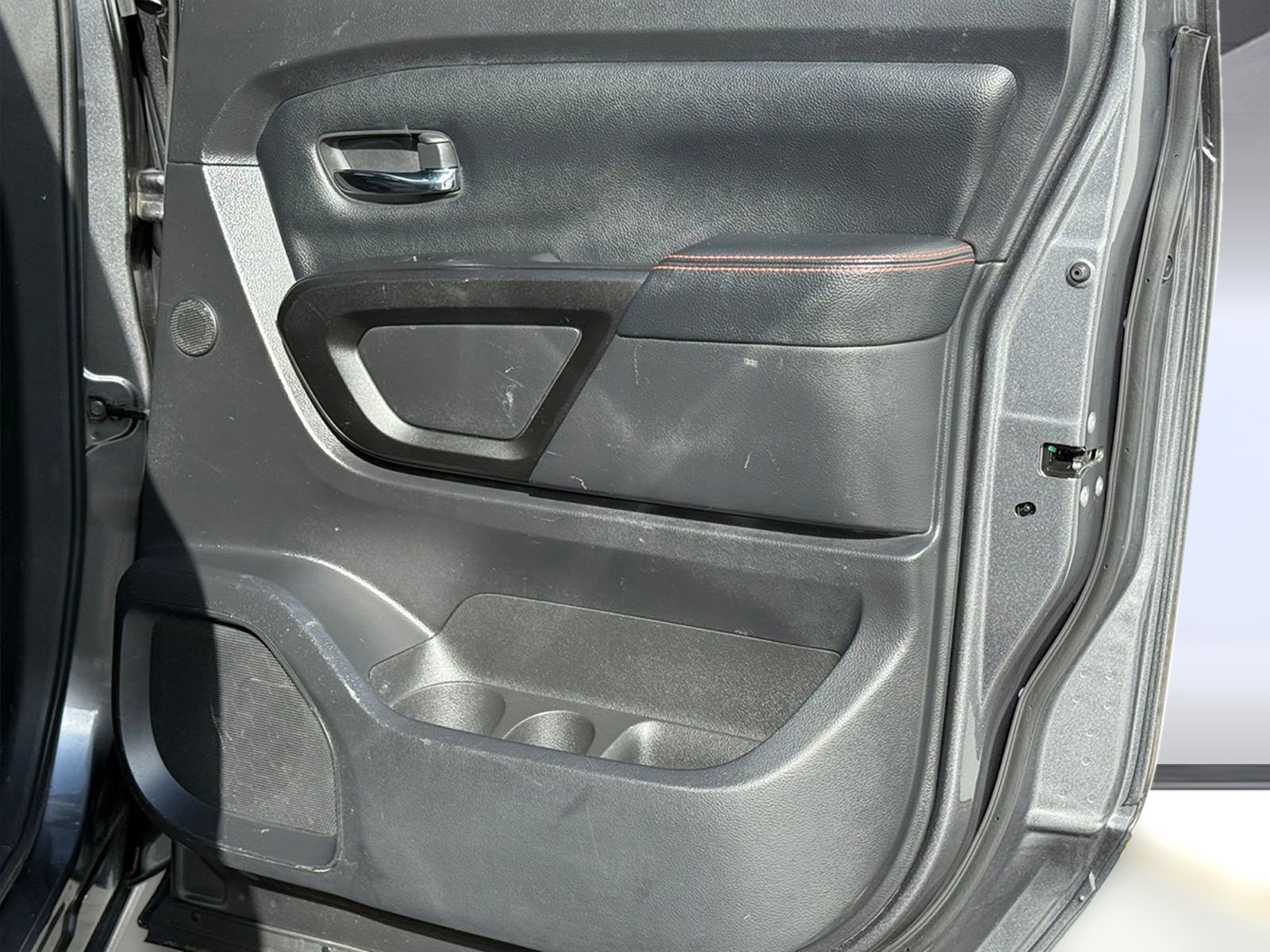 Used 2021 Nissan Titan PRO-4X w/ Pro-4x Convenience Package image 31