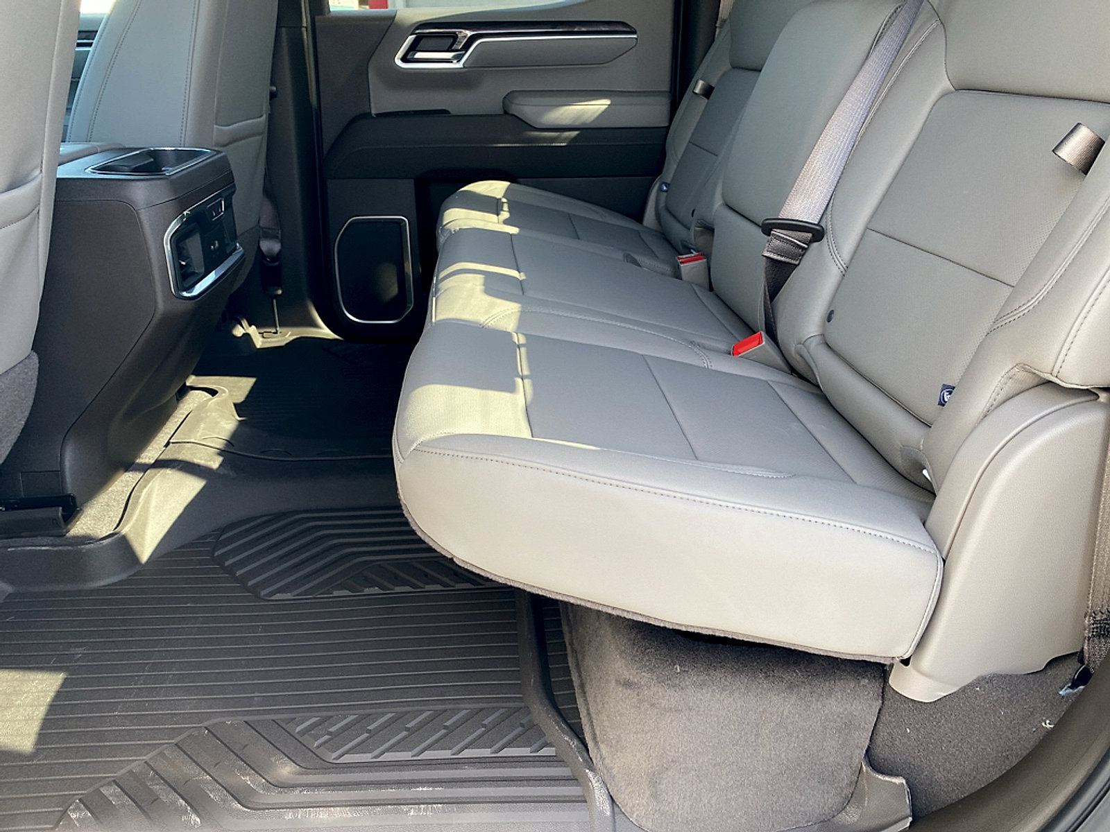 New 2026 Chevrolet Silverado 1500 LTZ w/ LTZ Premium Package AWD/4WD image 25