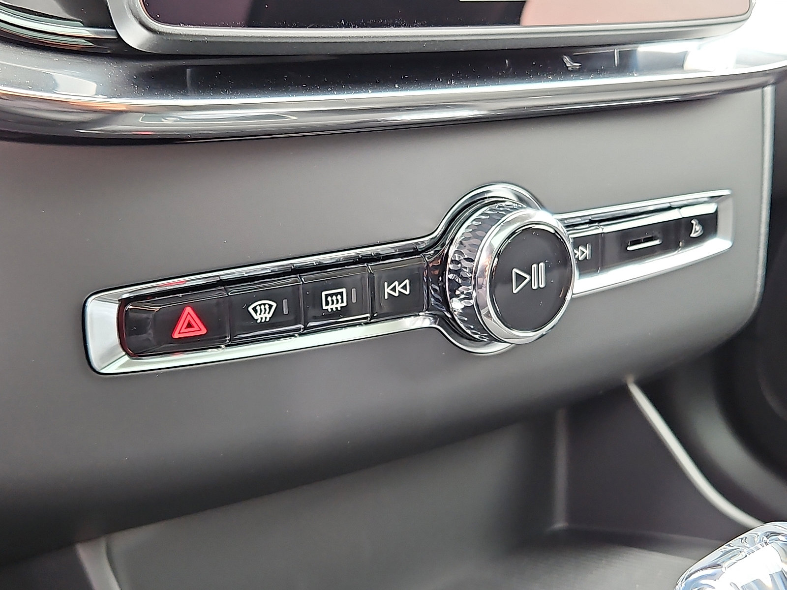 New 2026 Volvo XC90 B6 Ultra image 14
