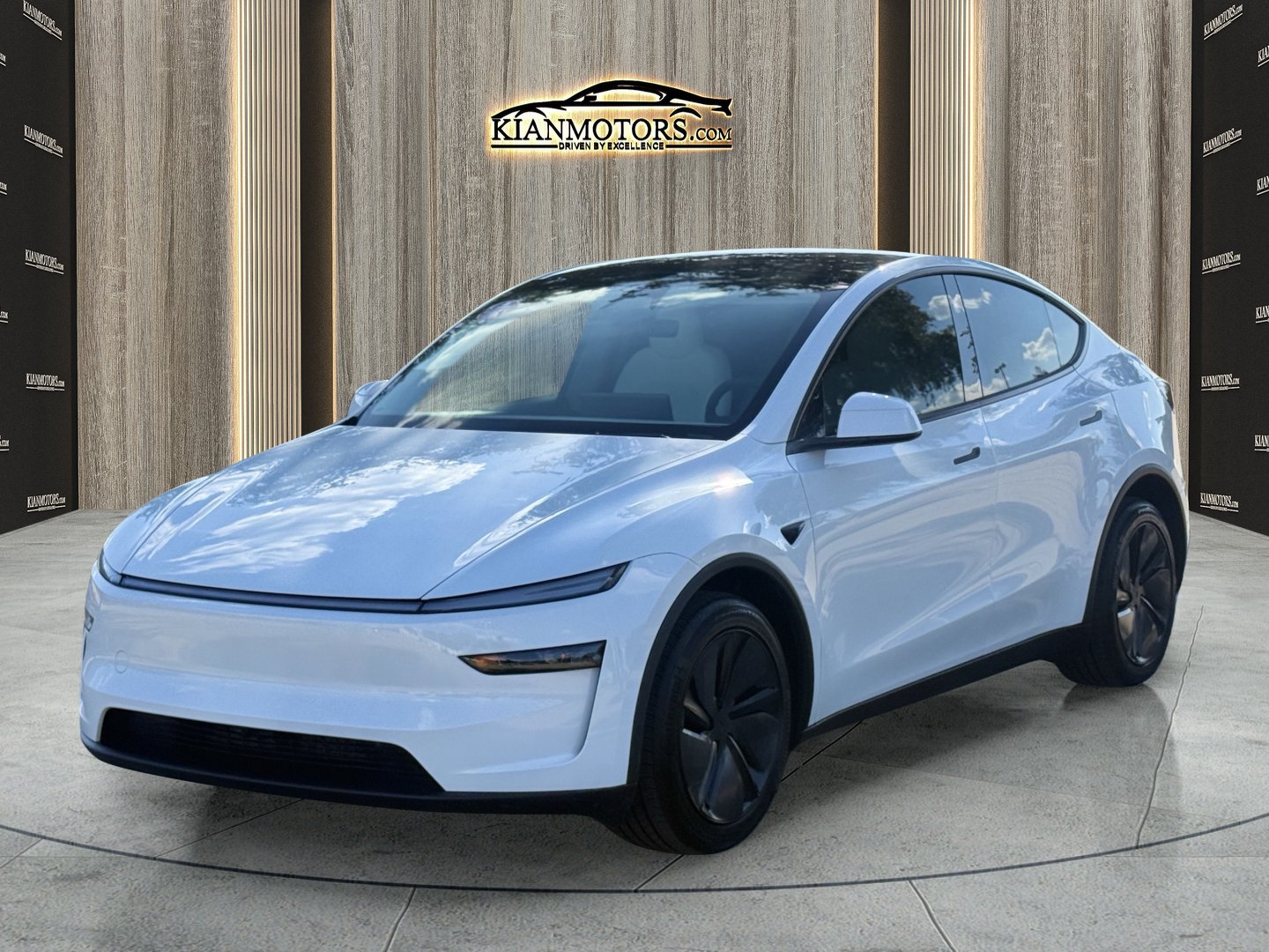 Used 2026 Tesla Model Y 2WD image 3