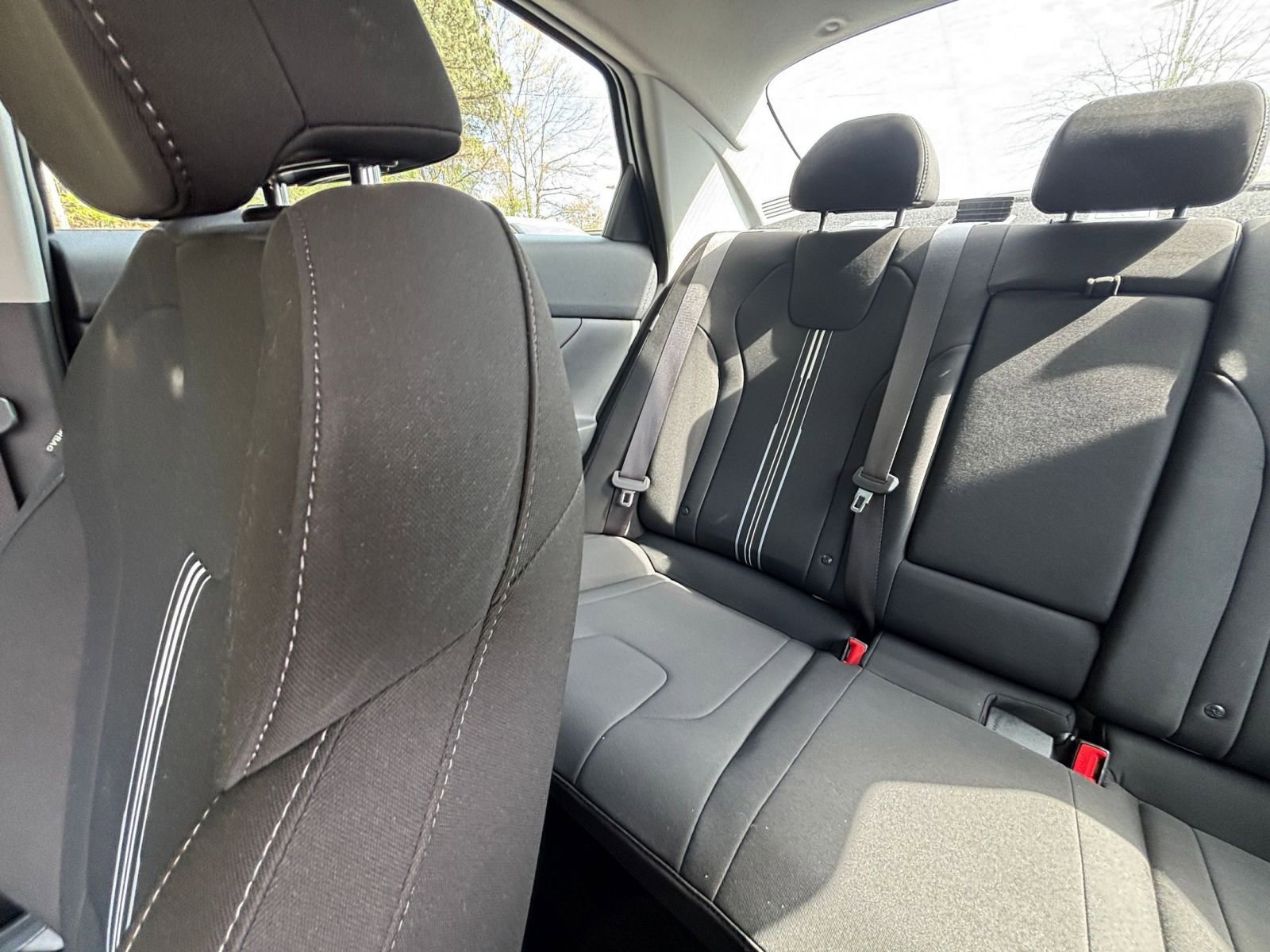 Used 2025 Hyundai Elantra SEL FWD image 41