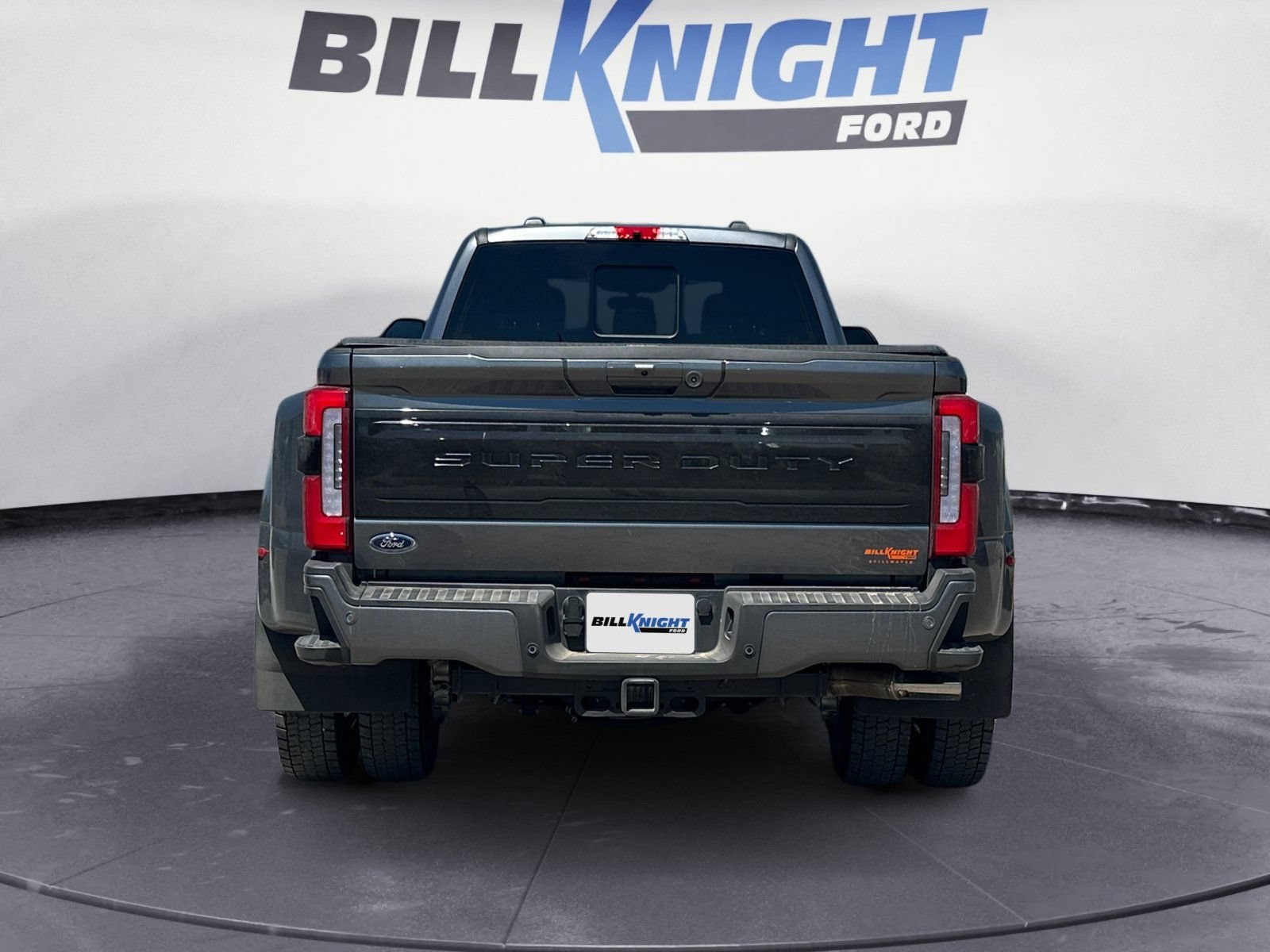 Used 2025 Ford F450 Platinum w/ FX4 Off-Road Package AWD/4WD image 4