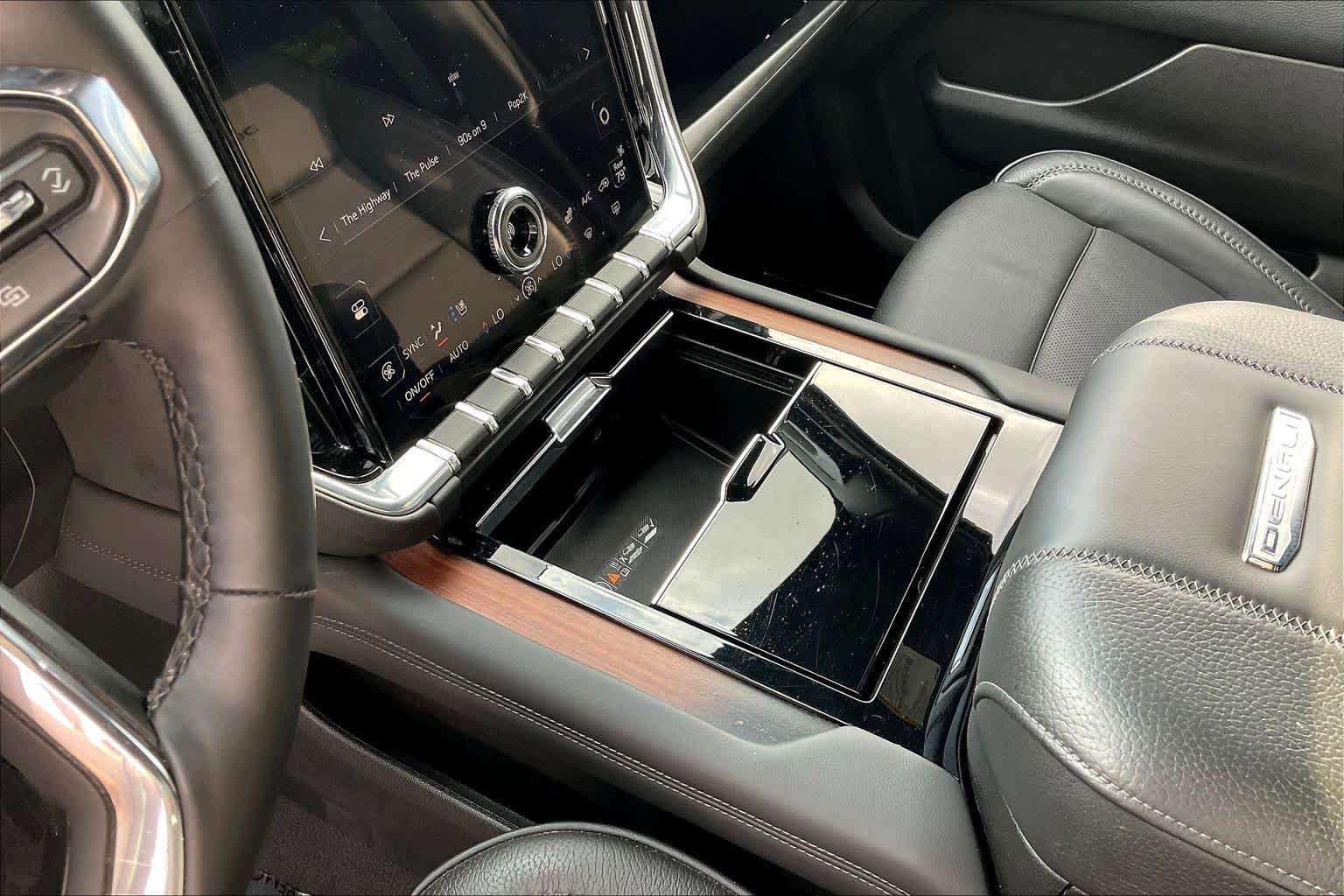 Certified 2025 GMC Yukon Denali AWD/4WD image 15