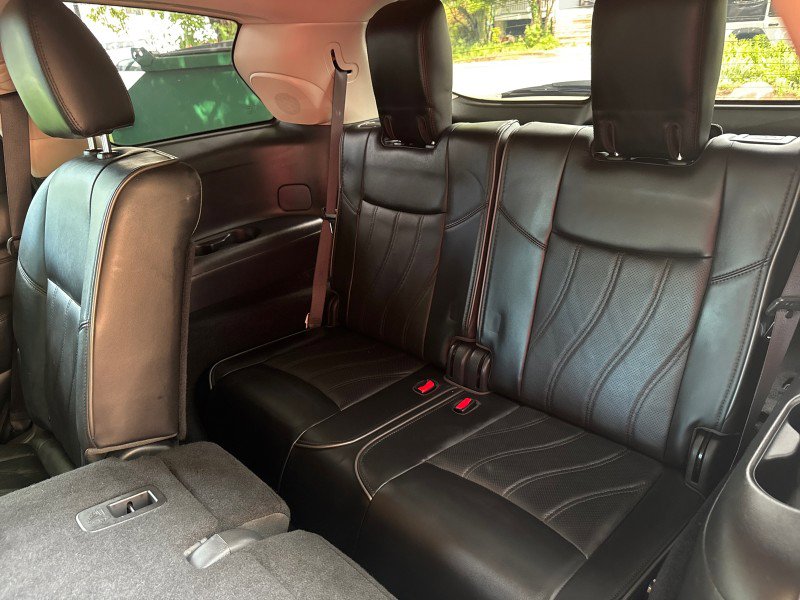 Used 2013 INFINITI JX35 AWD w/ Premium Pkg image 35