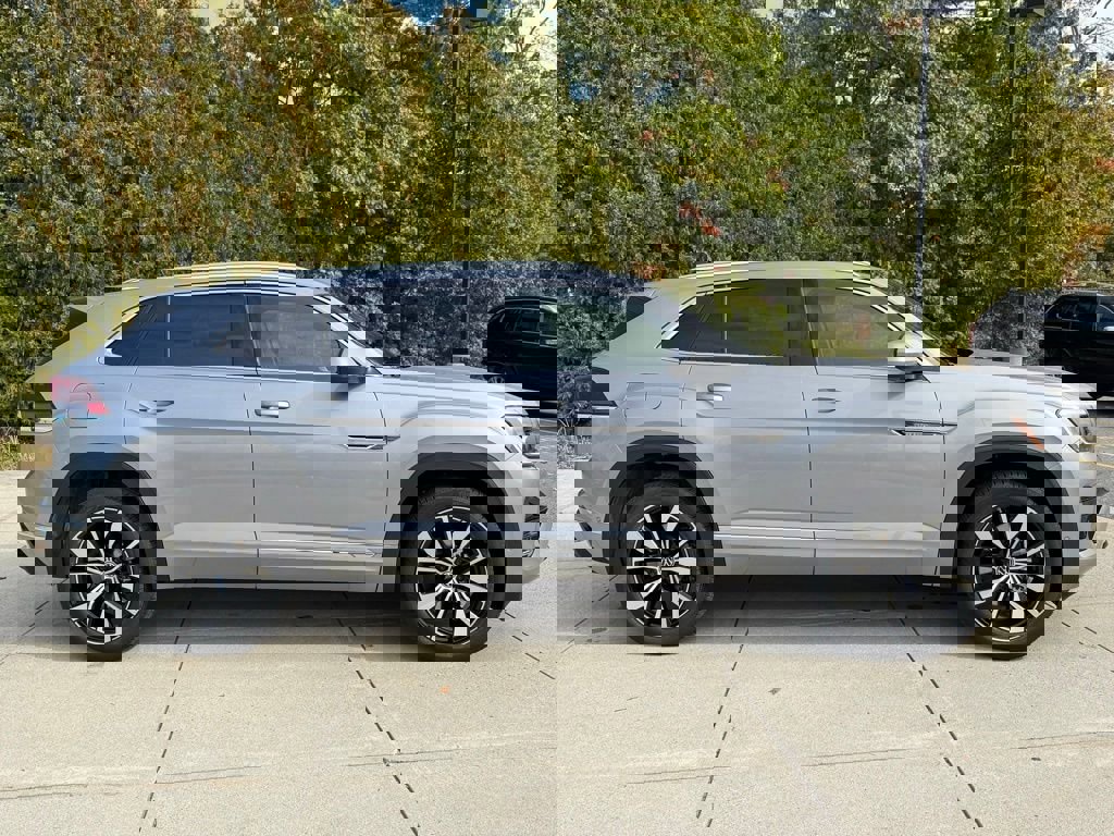 New 2026 Volkswagen Atlas Cross Sport SEL Premium R-Line image 6