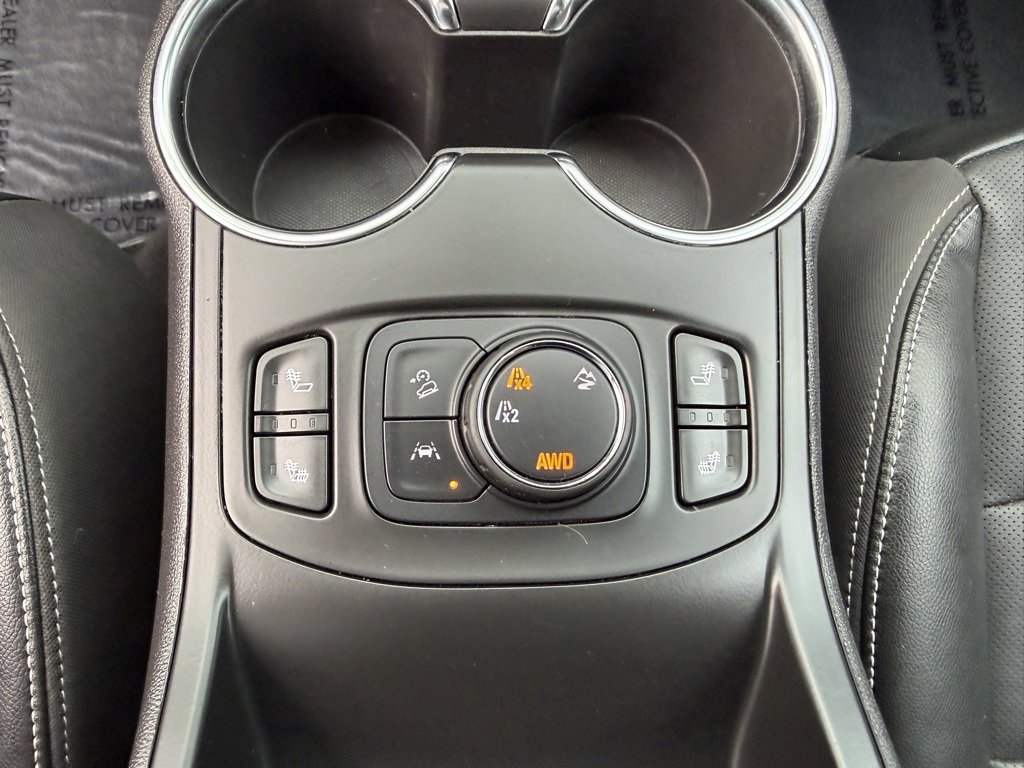 Used 2024 GMC Terrain SLT image 29