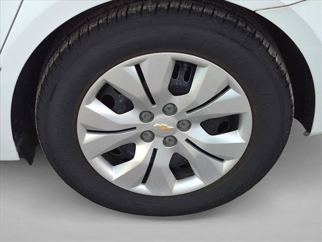 Used 2014 Chevrolet Cruze LS FWD image 15