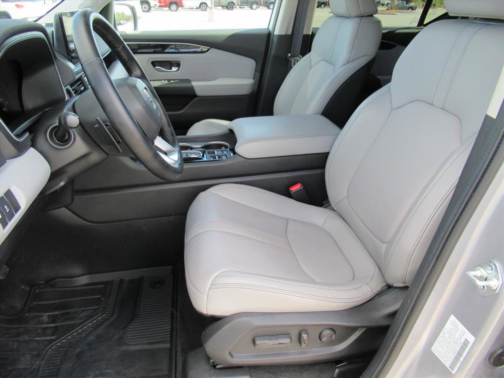 Used 2023 Honda Pilot Touring image 18