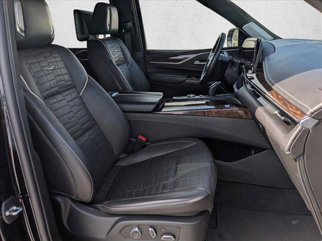 Used 2022 Cadillac Escalade ESV Sport Platinum w/ LPO, ONYX Package AWD/4WD image 17