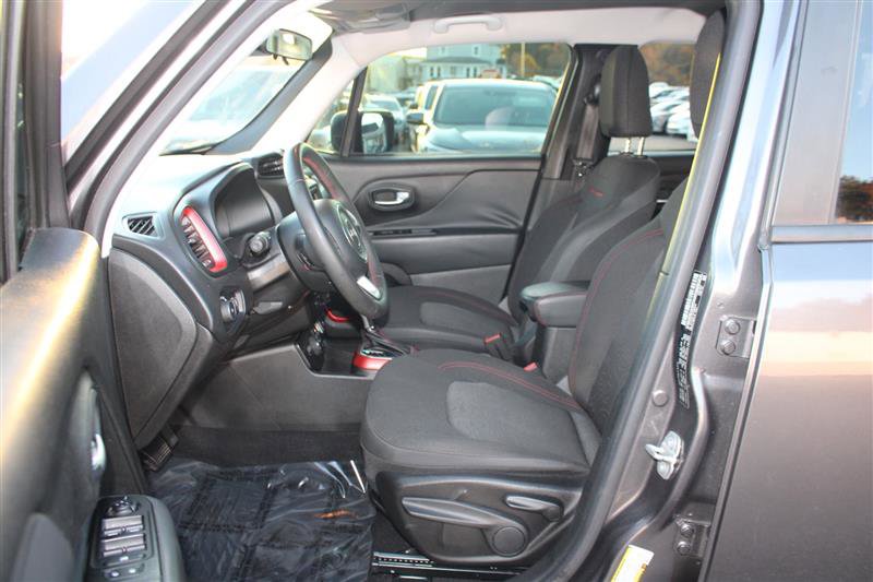 Used 2020 Jeep Renegade Trailhawk image 11