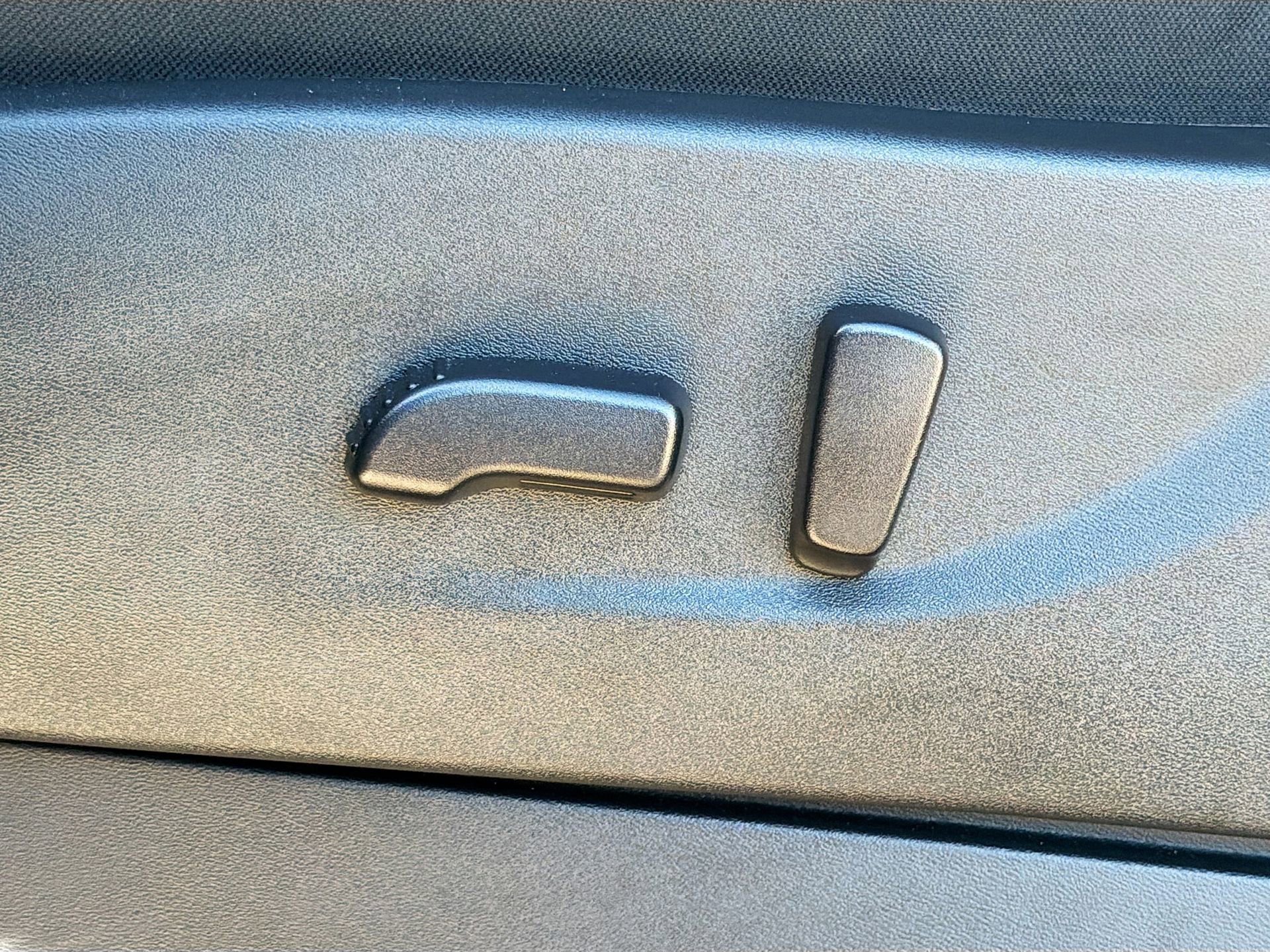 Used 2024 Nissan Frontier Pro-X image 24