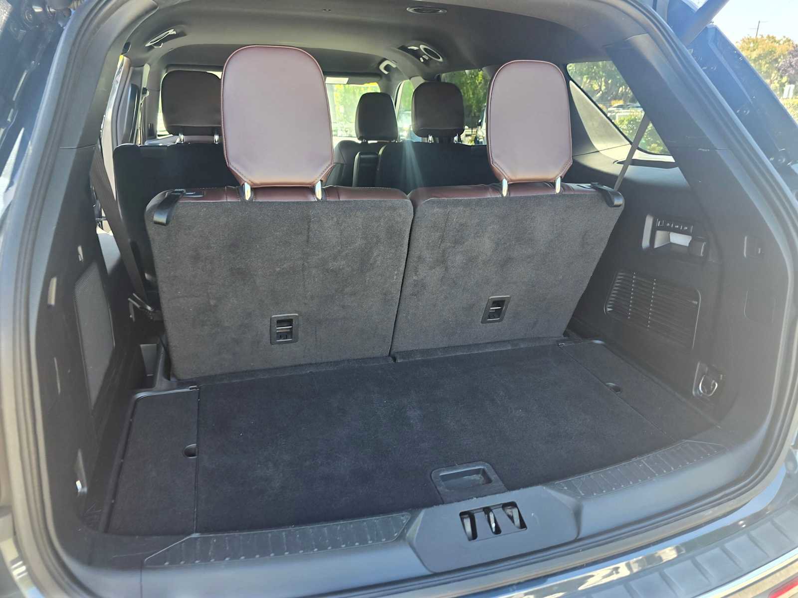 Used 2023 Ford Explorer Platinum w/ Premium Technology Package AWD/4WD image 16