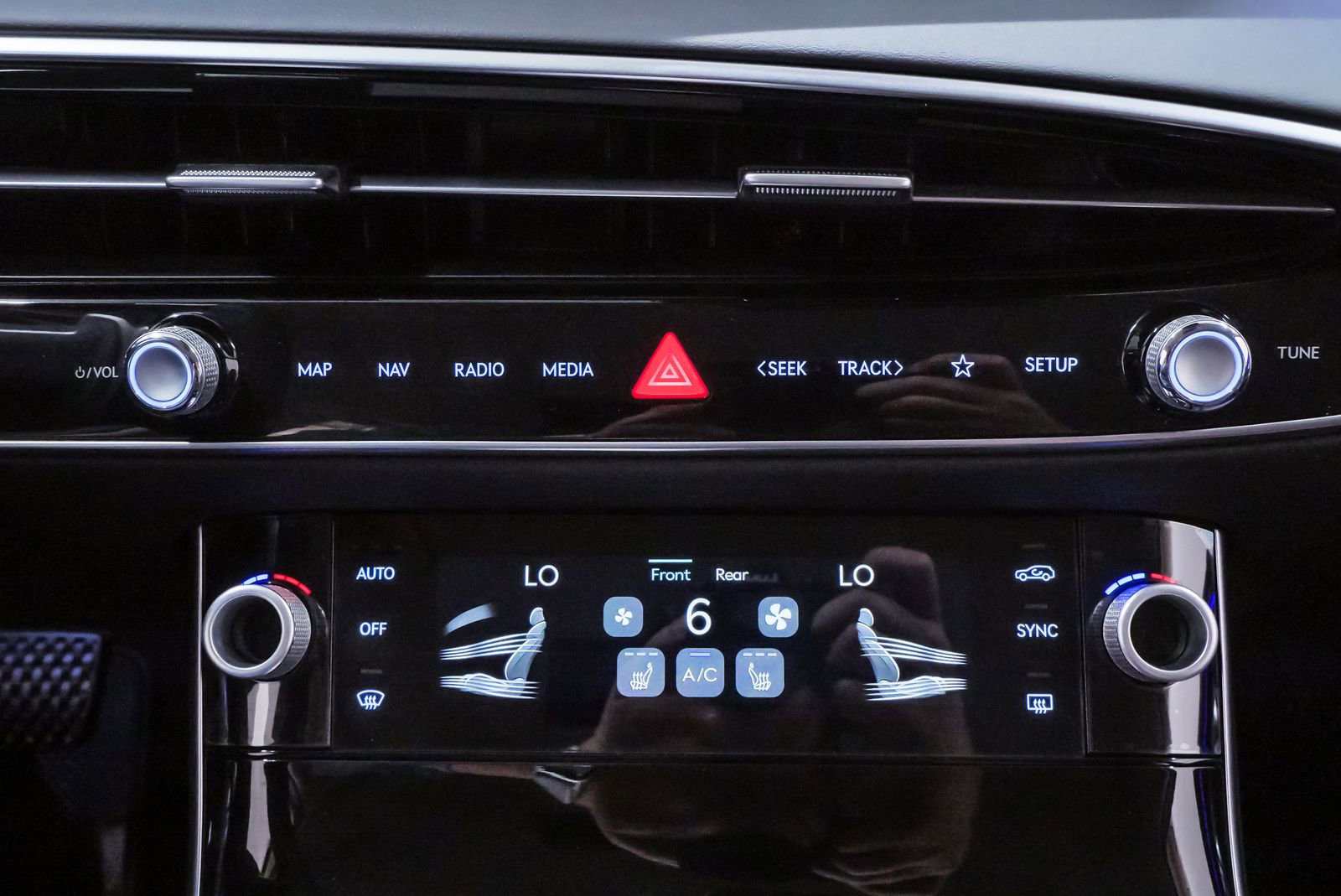 Certified 2026 Genesis GV70 2.5T image 16