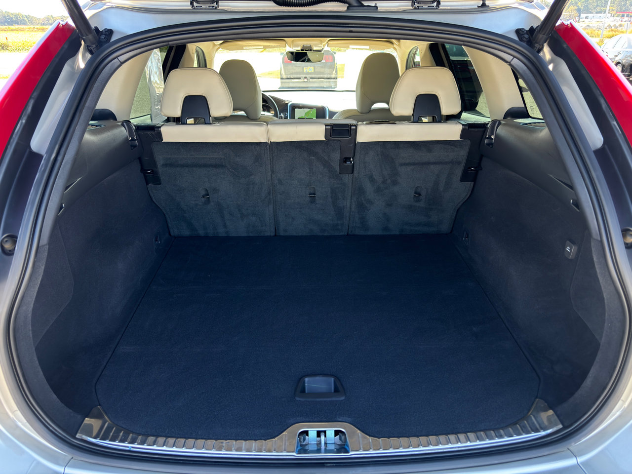 Used 2017 Volvo XC60 T6 Dynamic w/ Preferred Option Package AWD/4WD image 22