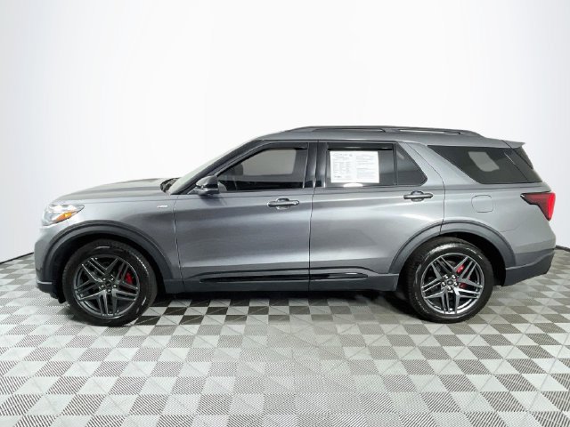 Used 2025 Ford Explorer ST-Line w/ Premium Package RWD image 5