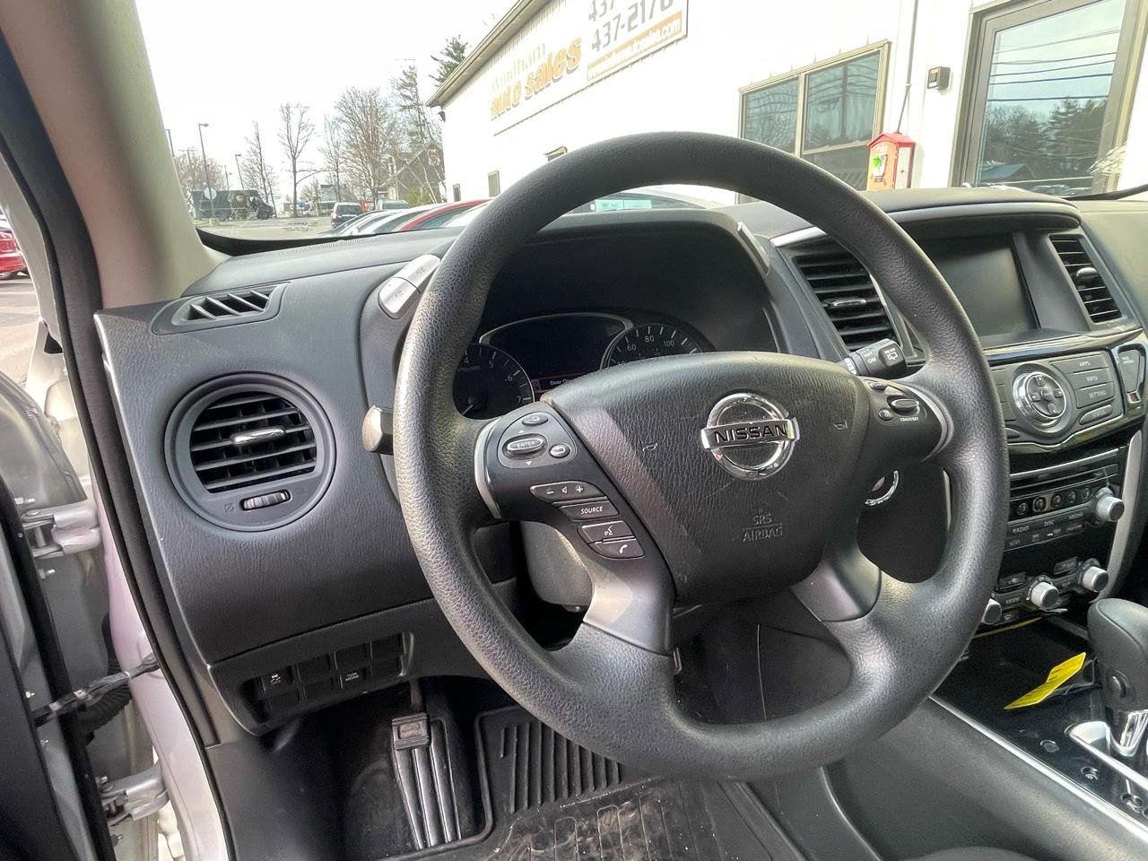 Used 2020 Nissan Pathfinder S AWD/4WD image 14