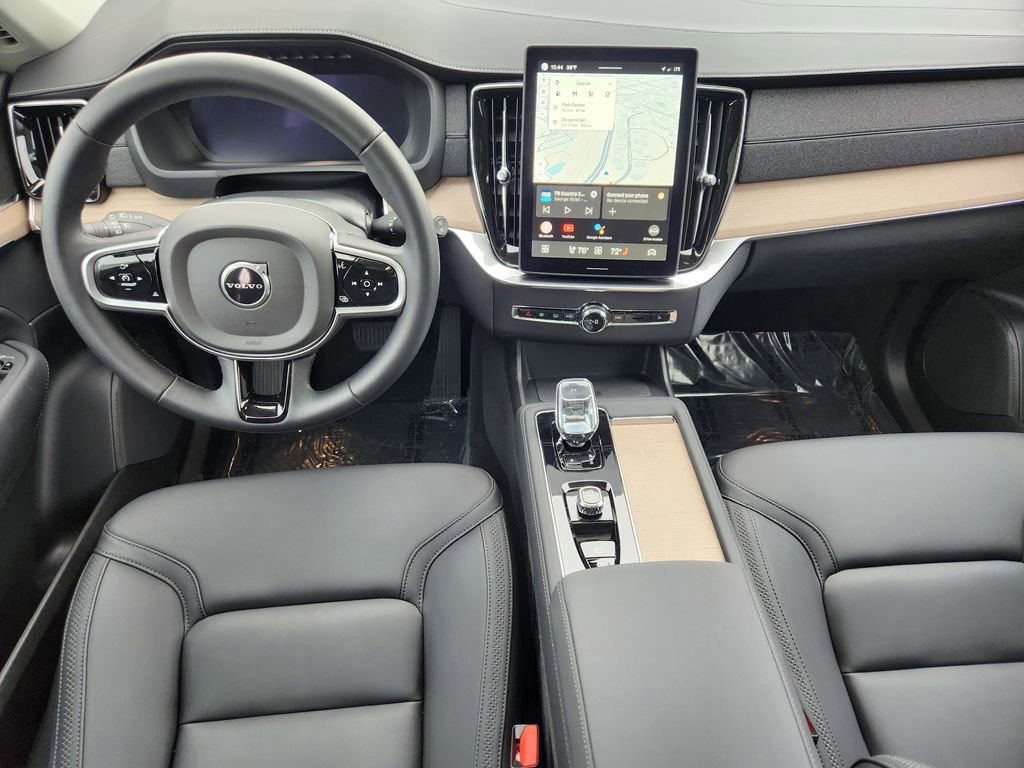 New 2025 Volvo XC90 B6 Core w/ Protection Package Premier image 2