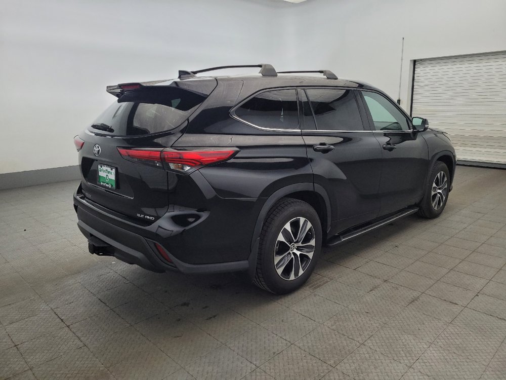 Used 2022 Toyota Highlander XLE AWD/4WD image 9
