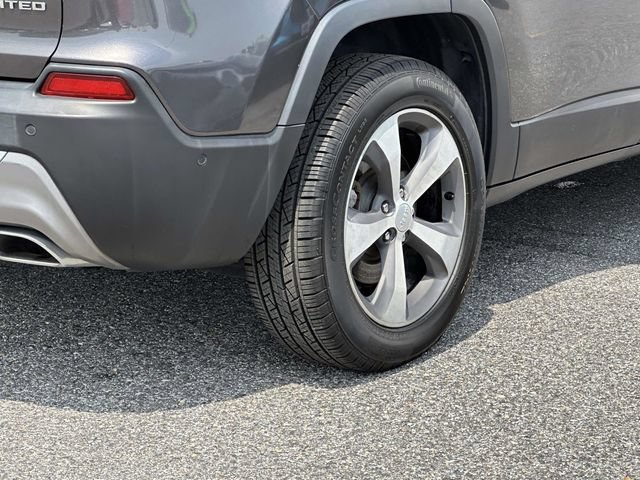Used 2021 Jeep Cherokee Limited AWD/4WD image 30