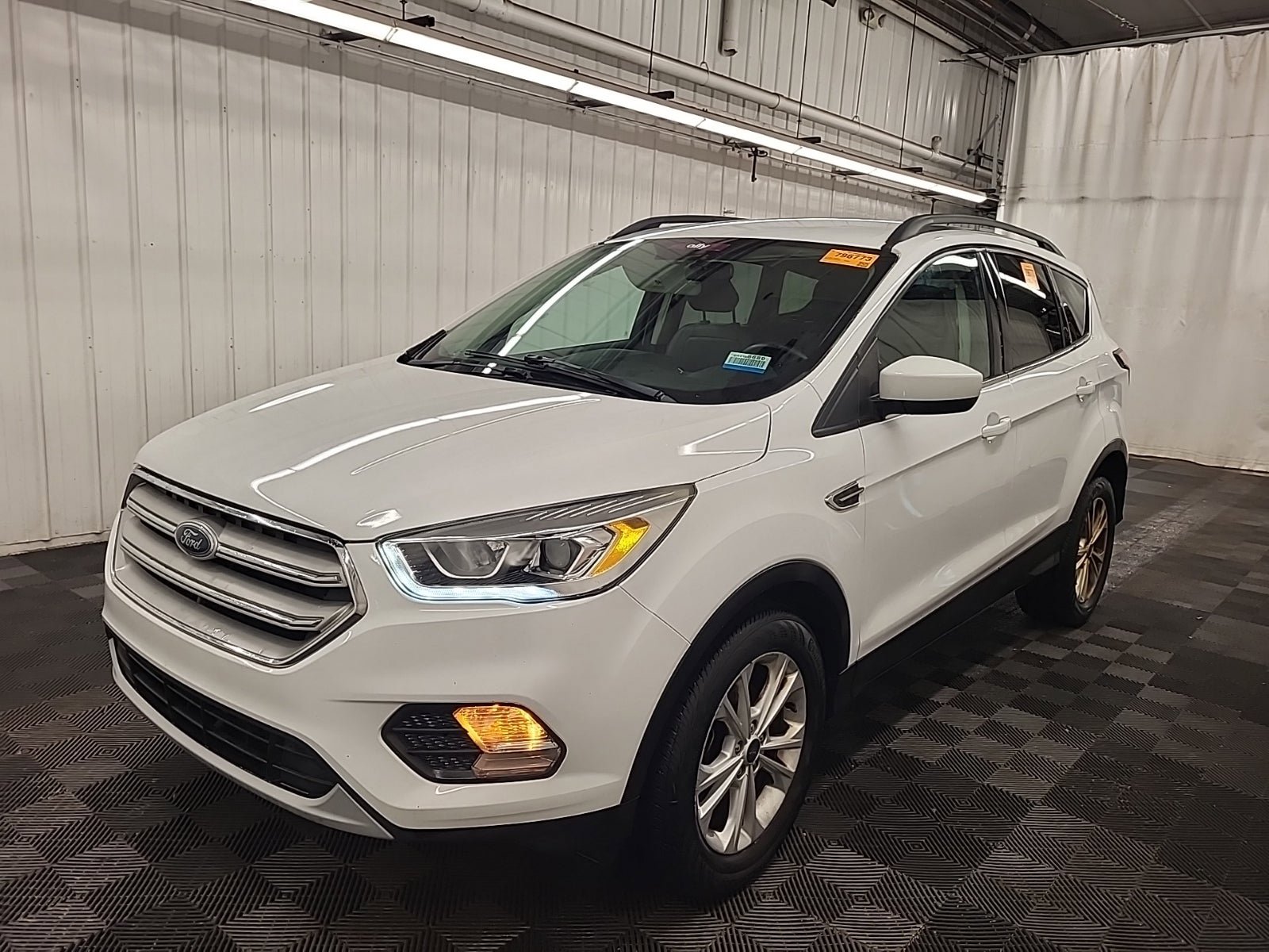 Used 2018 Ford Escape SEL image 2