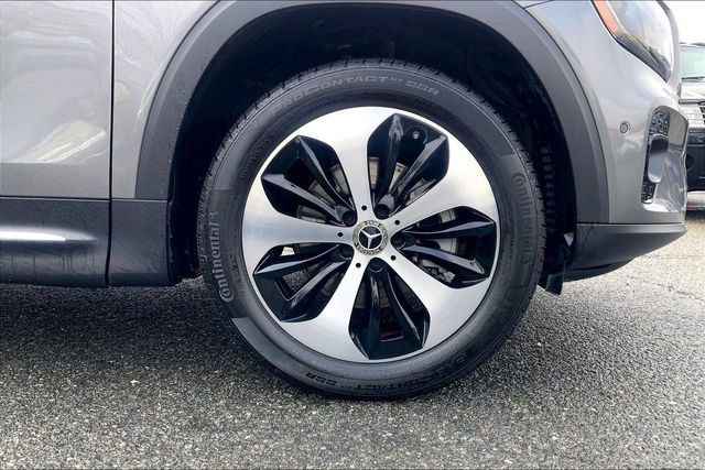 Used 2025 Mercedes-Benz GLB 250 4MATIC image 9