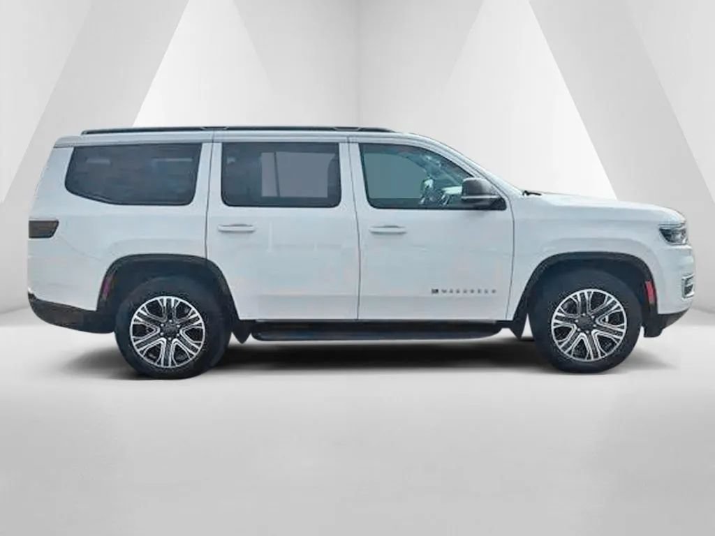 Used 2024 Jeep Wagoneer Series II w/ Flexible Seating Group AWD/4WD image 8
