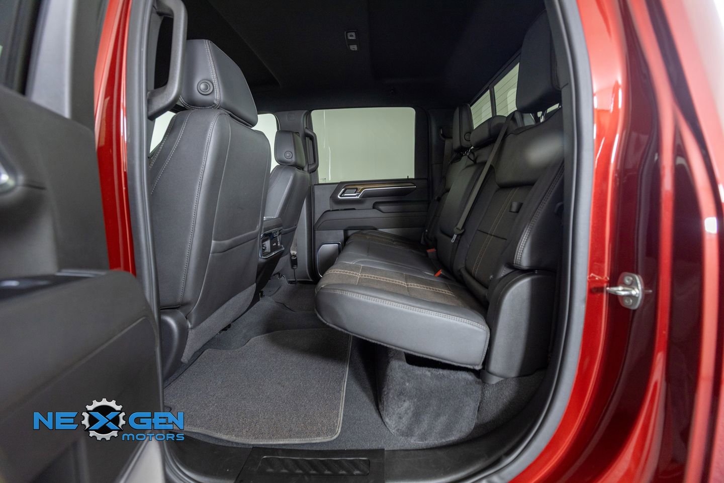 Used 2025 Chevrolet Silverado 2500 High Country w/ Technology Package image 27