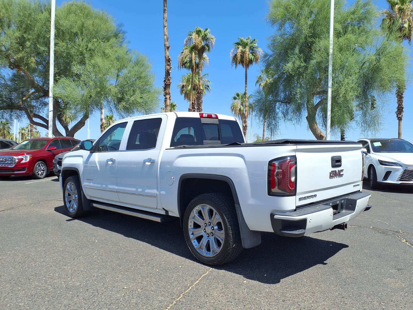 Used 2018 GMC Sierra 1500 Denali w/ Denali Ultimate Package AWD/4WD image 9
