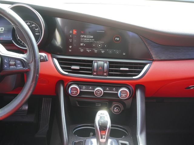 Used 2020 Alfa Romeo Giulia RWD image 14