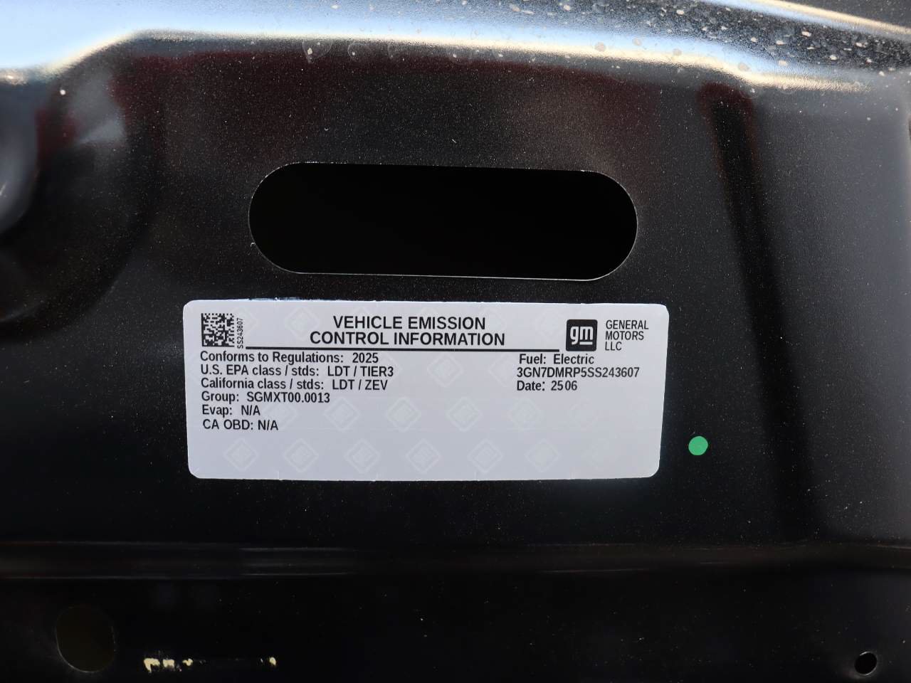 Certified 2025 Chevrolet Equinox EV LT w/ Comfort Package FWD image 7
