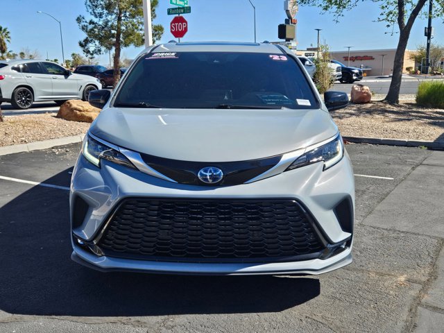 Used 2023 Toyota Sienna XSE w/ XSE Plus Package video 2