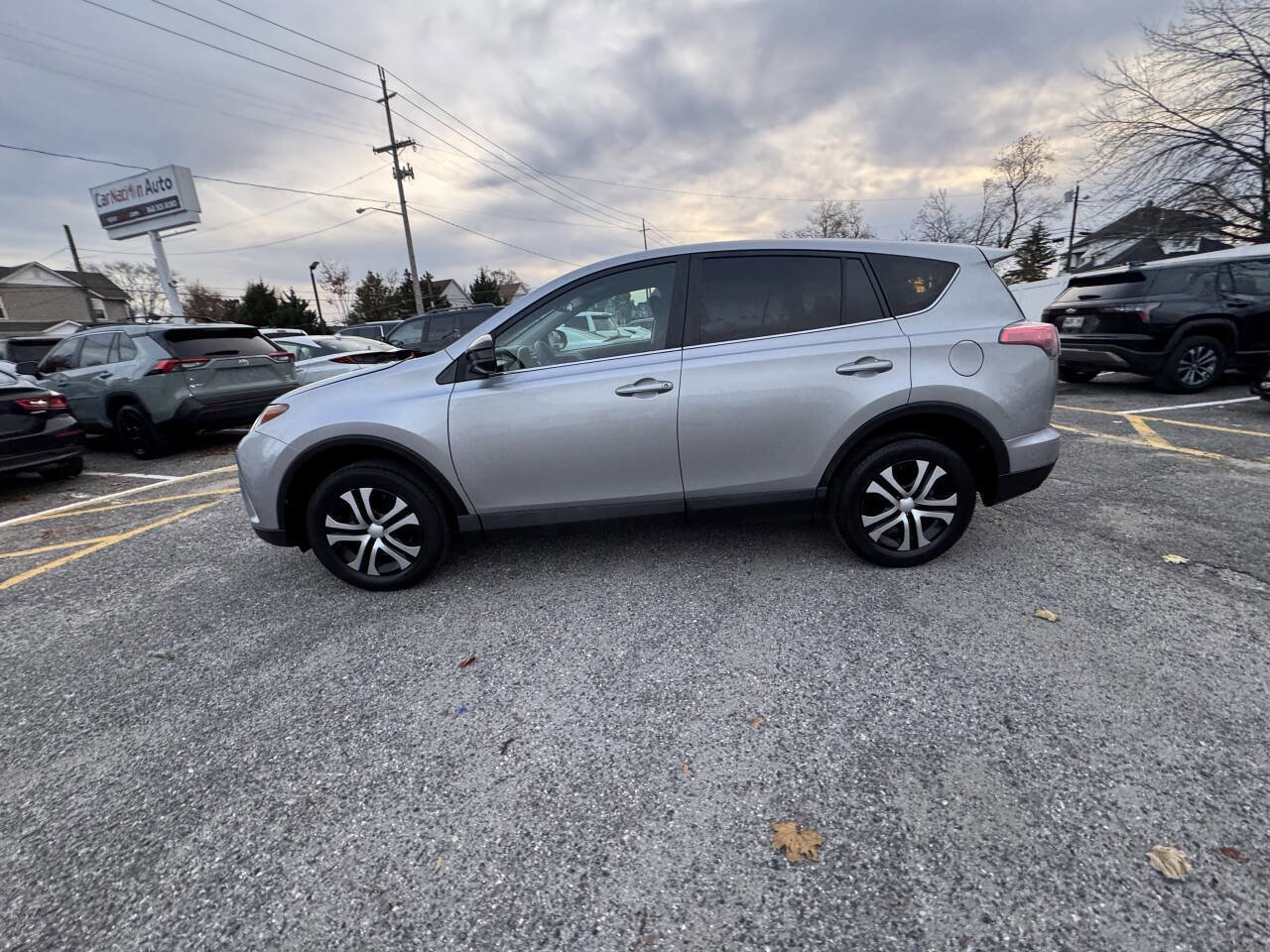 Used 2018 Toyota RAV4 LE w/ All Weather Liner Package image 21