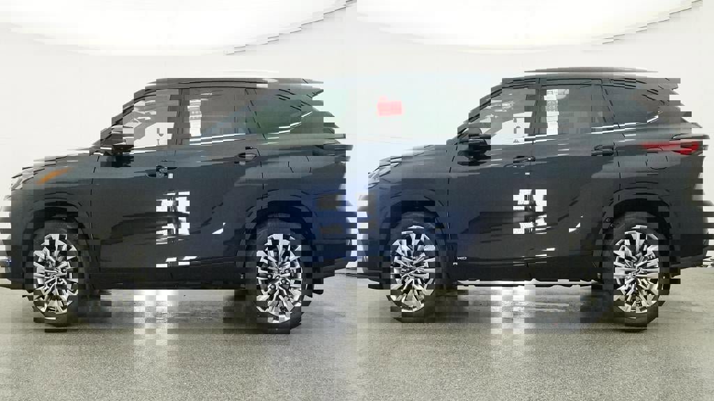 New 2026 Toyota Highlander Platinum image 19