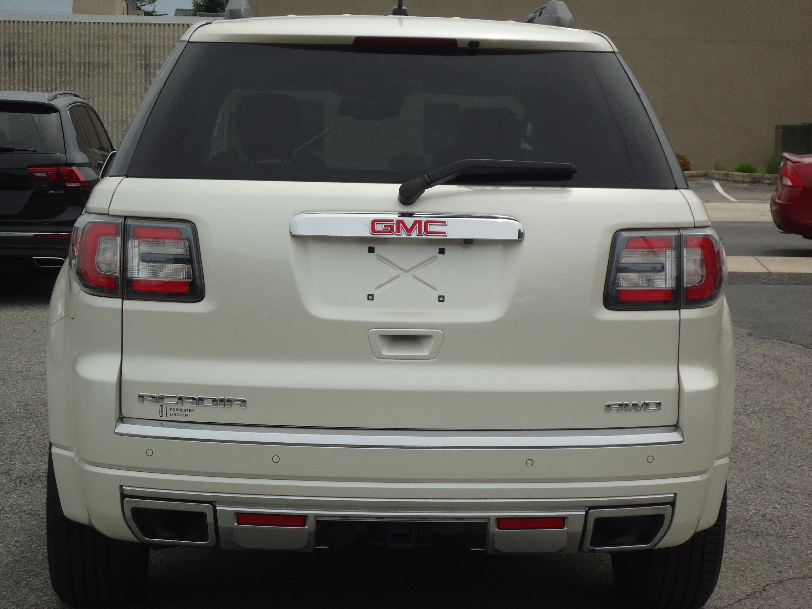 Used 2015 GMC Acadia Denali AWD/4WD image 4