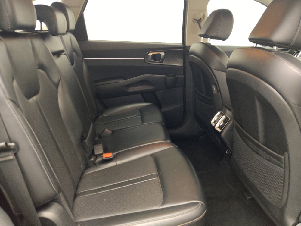 Used 2023 Kia Sorento S FWD image 19