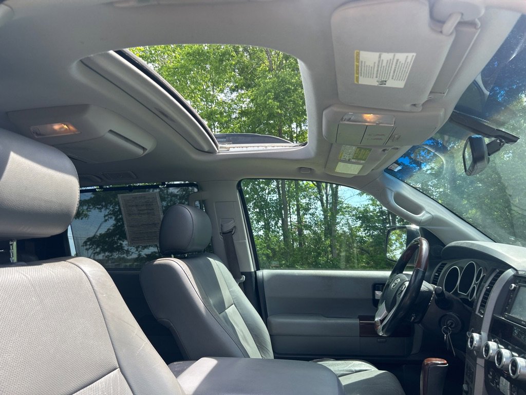 Used 2016 Toyota Sequoia Platinum AWD/4WD image 26