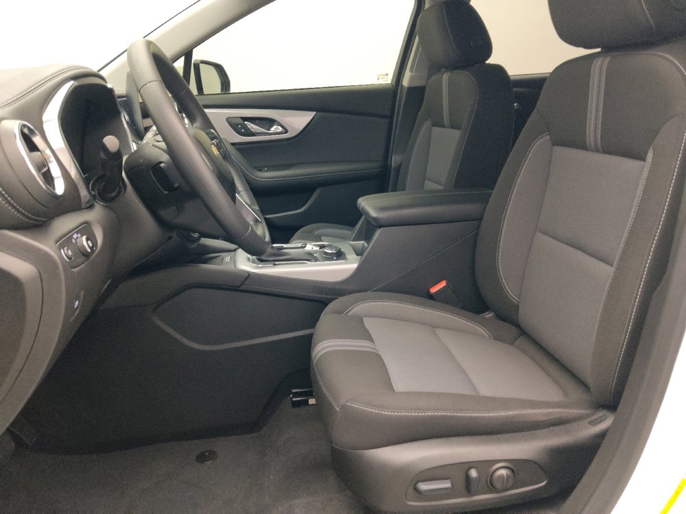 Used 2024 Chevrolet Blazer LT w/ Convenience Package FWD image 17