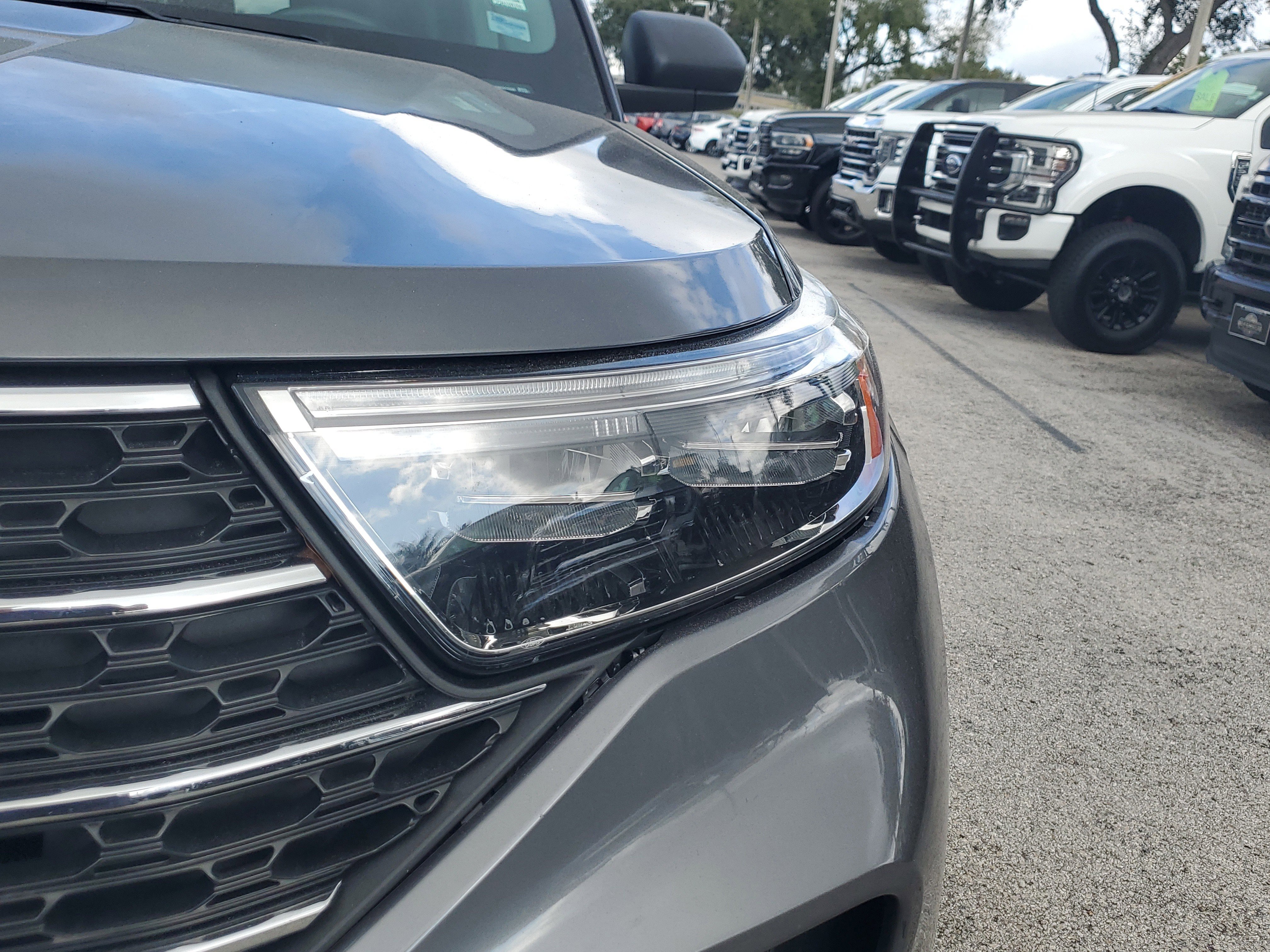 Used 2022 Ford Explorer XLT w/ Equipment Group 202A image 3