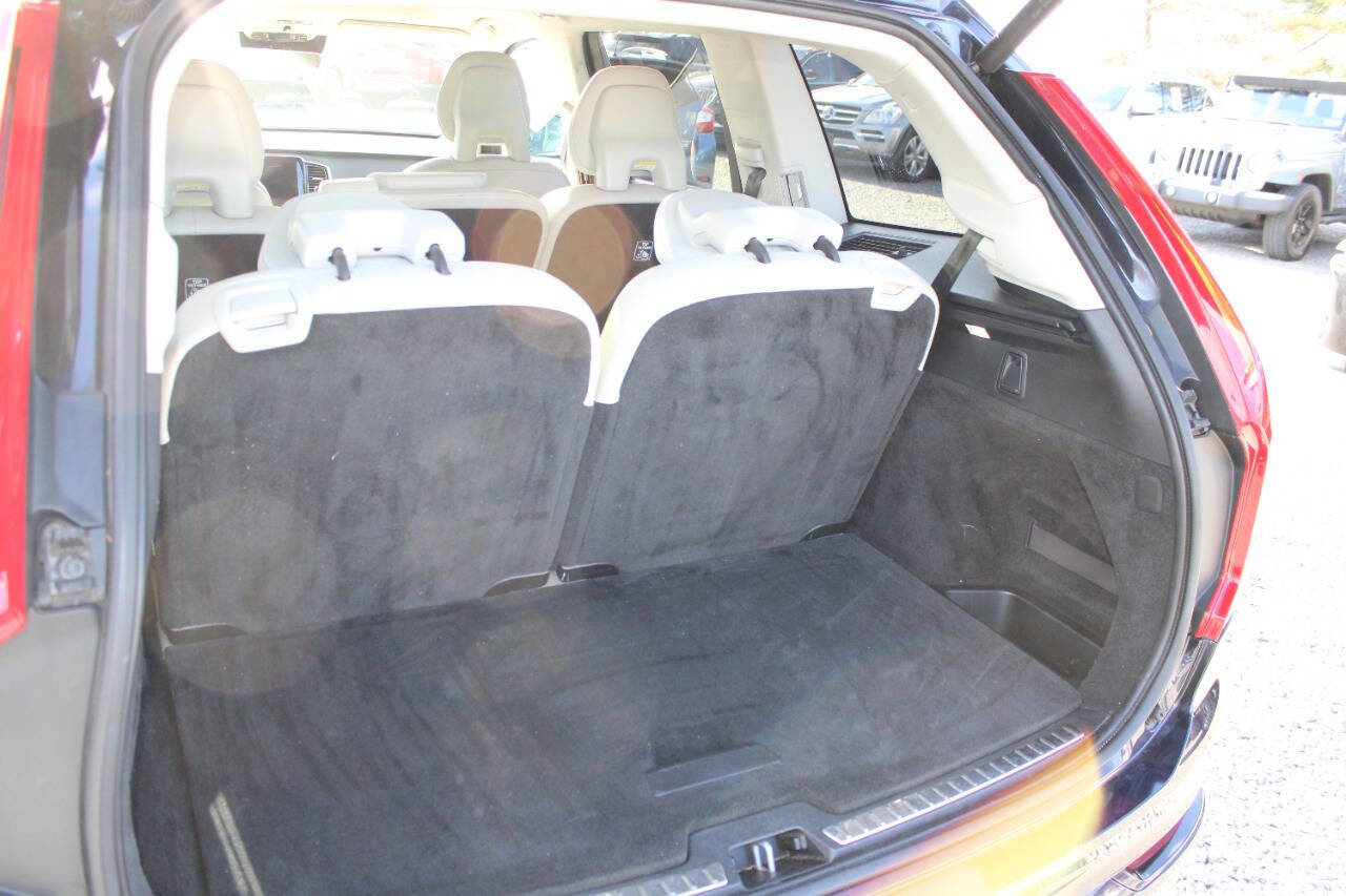 Used 2016 Volvo XC90 T6 Momentum w/ Momentum Plus Package image 26