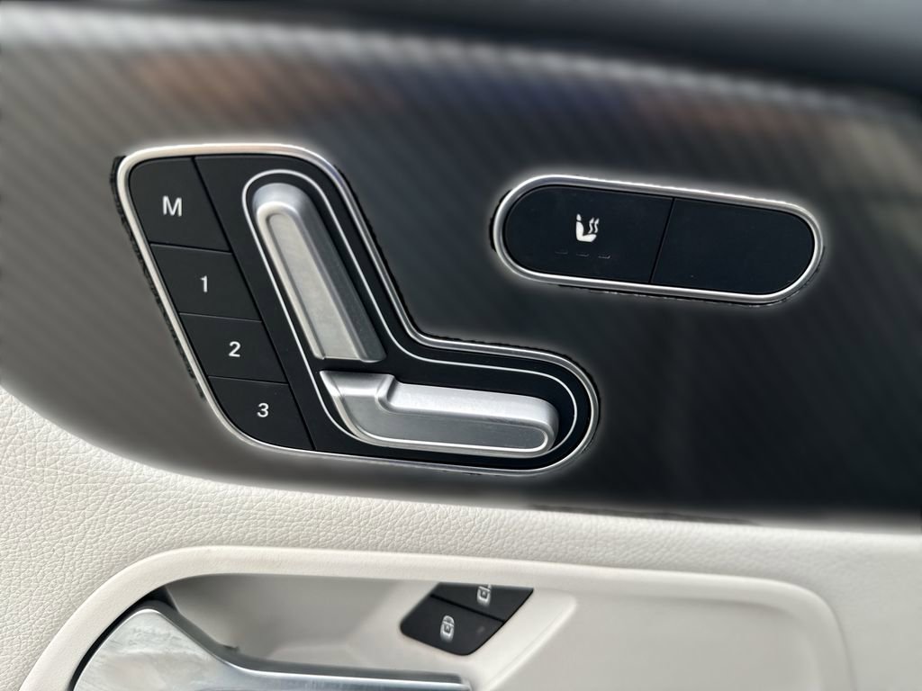 Used 2021 Mercedes-Benz GLB 250 4MATIC image 14