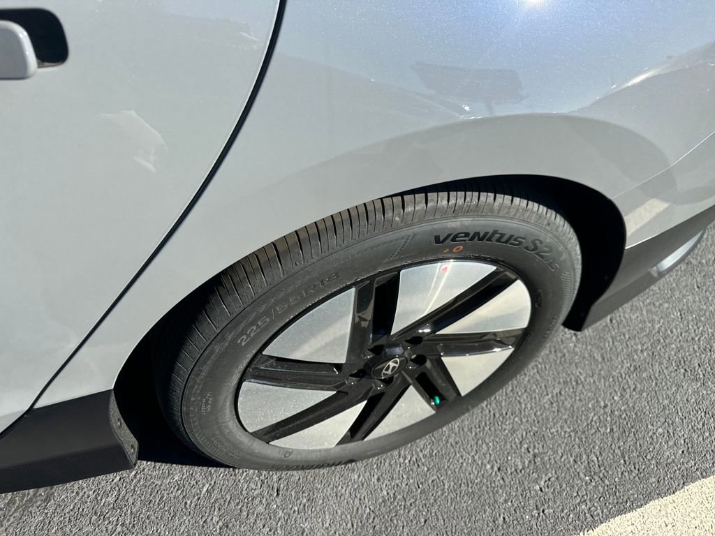 New 2025 Hyundai Ioniq 6 Limited image 11