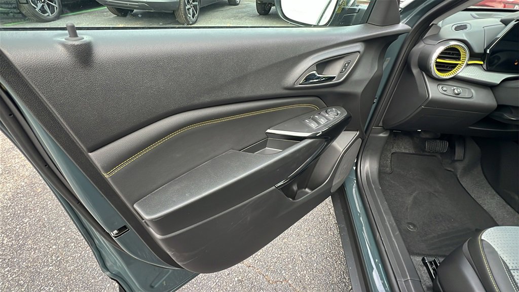 New 2026 Chevrolet Trax LT w/ LT Convenience Package image 11