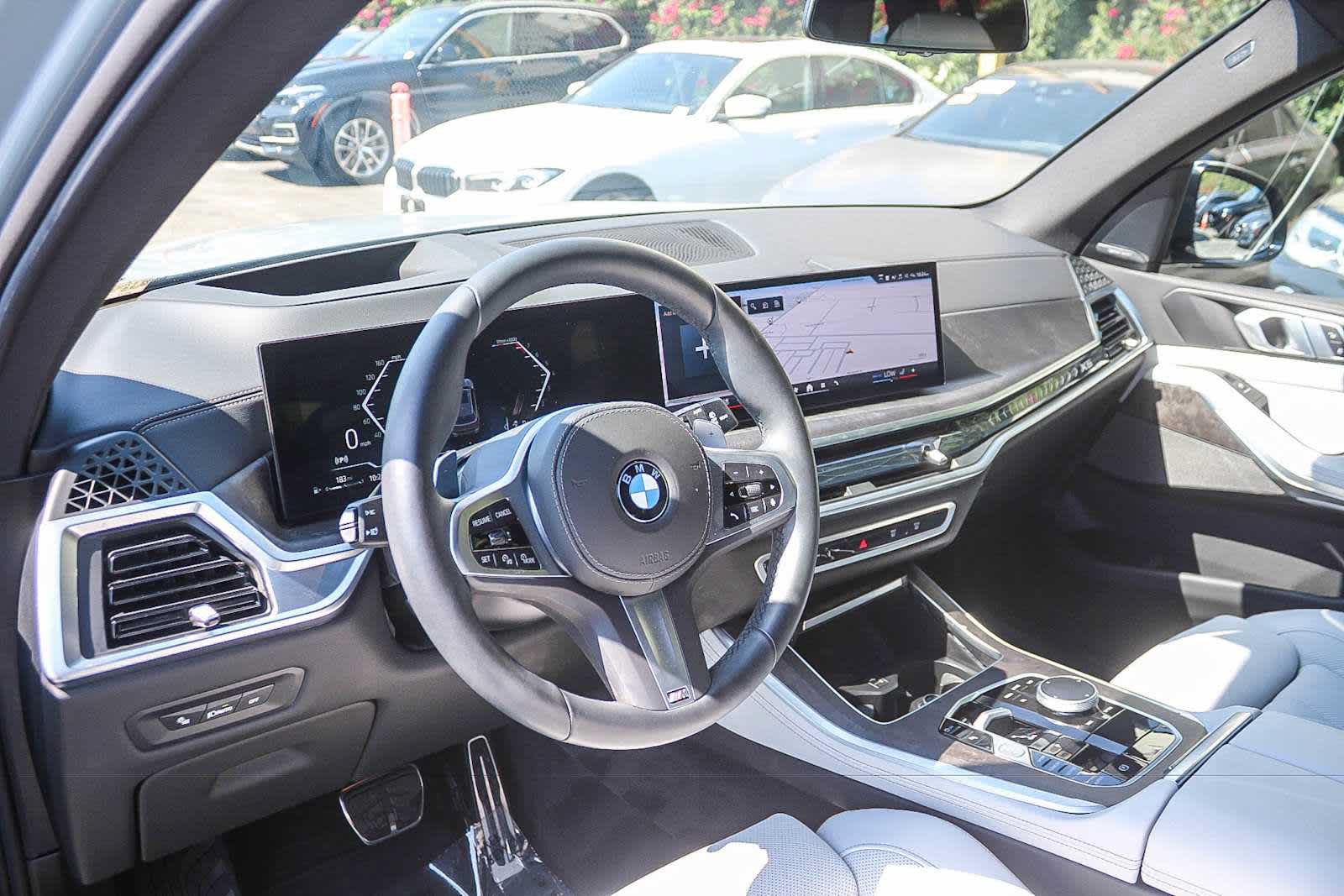 Used 2025 BMW X5 sDrive40i w/ M Sport Package RWD image 16