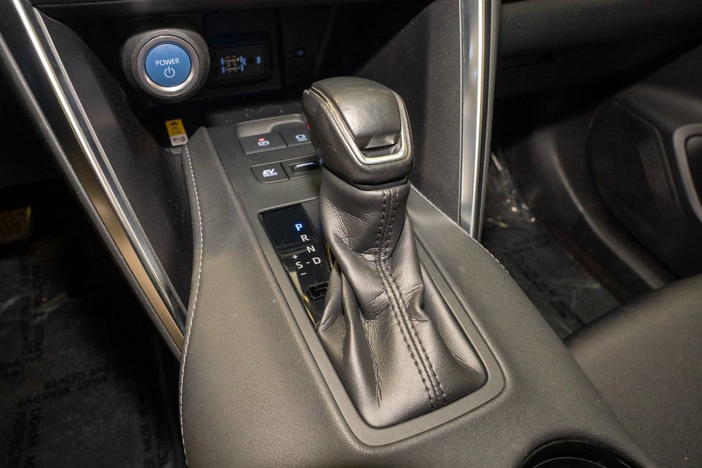 Used 2021 Toyota Venza LE image 15