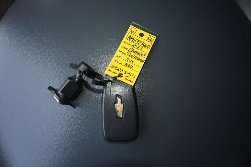 Used 2023 Chevrolet TrailBlazer RS FWD image 29