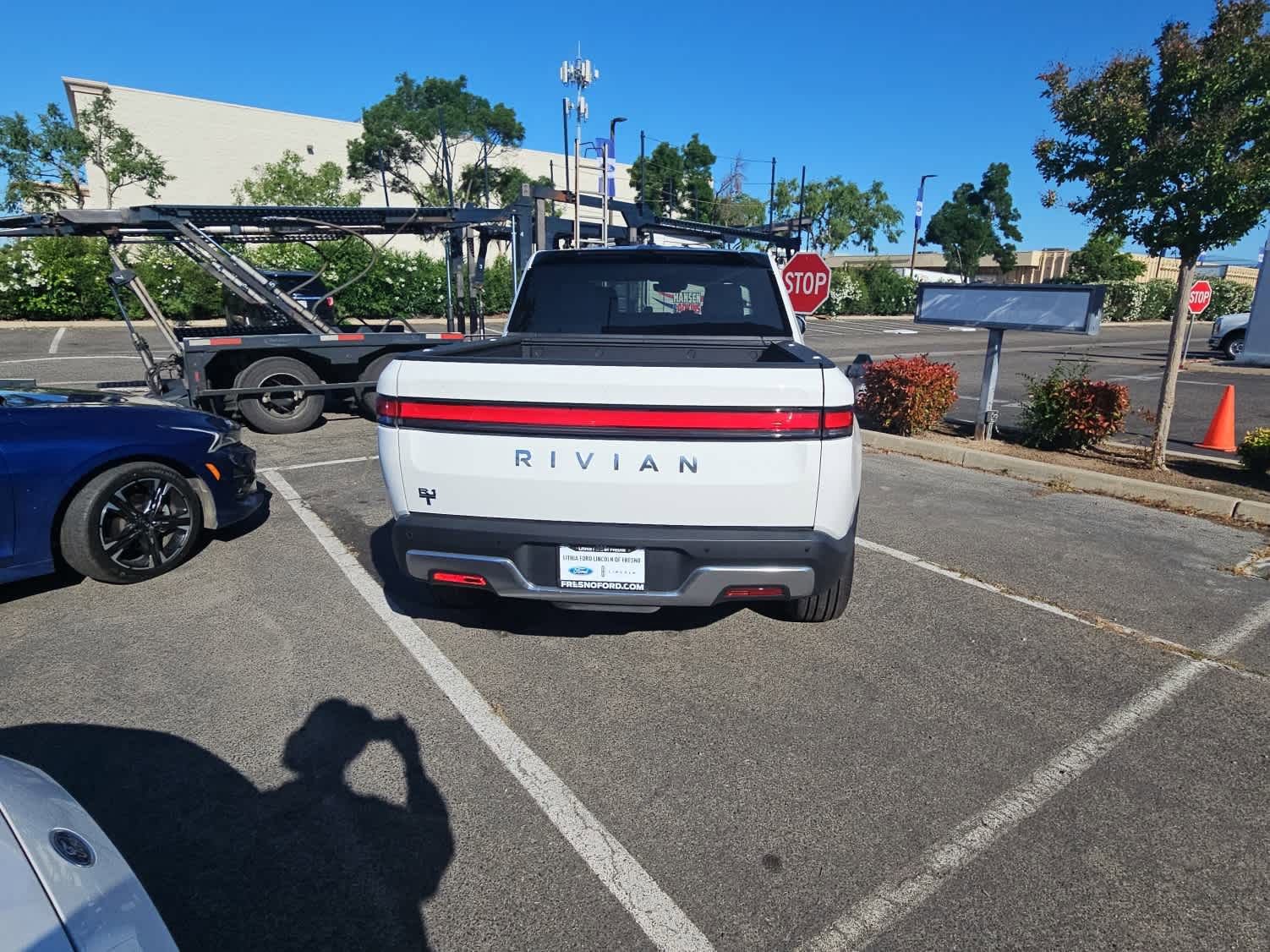 Used 2023 Rivian R1T Adventure image 7