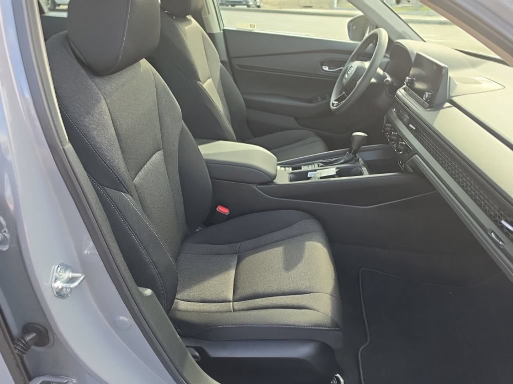 Used 2025 Honda Accord SE image 31