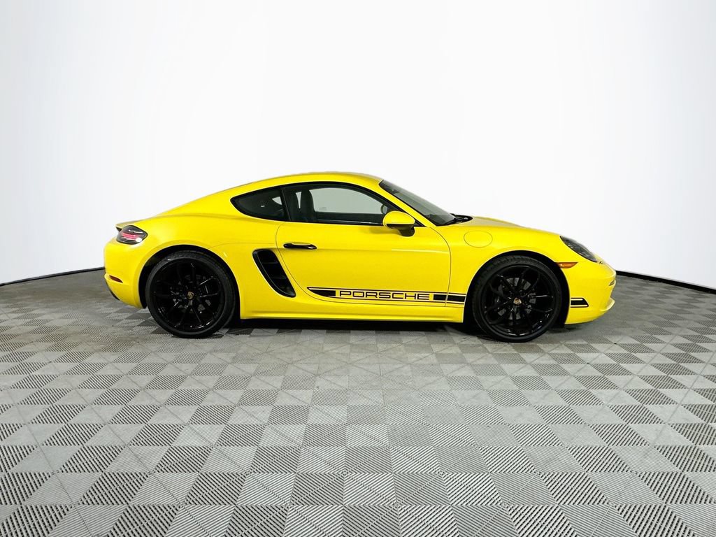Used 2025 Porsche 718 Cayman RWD image 8