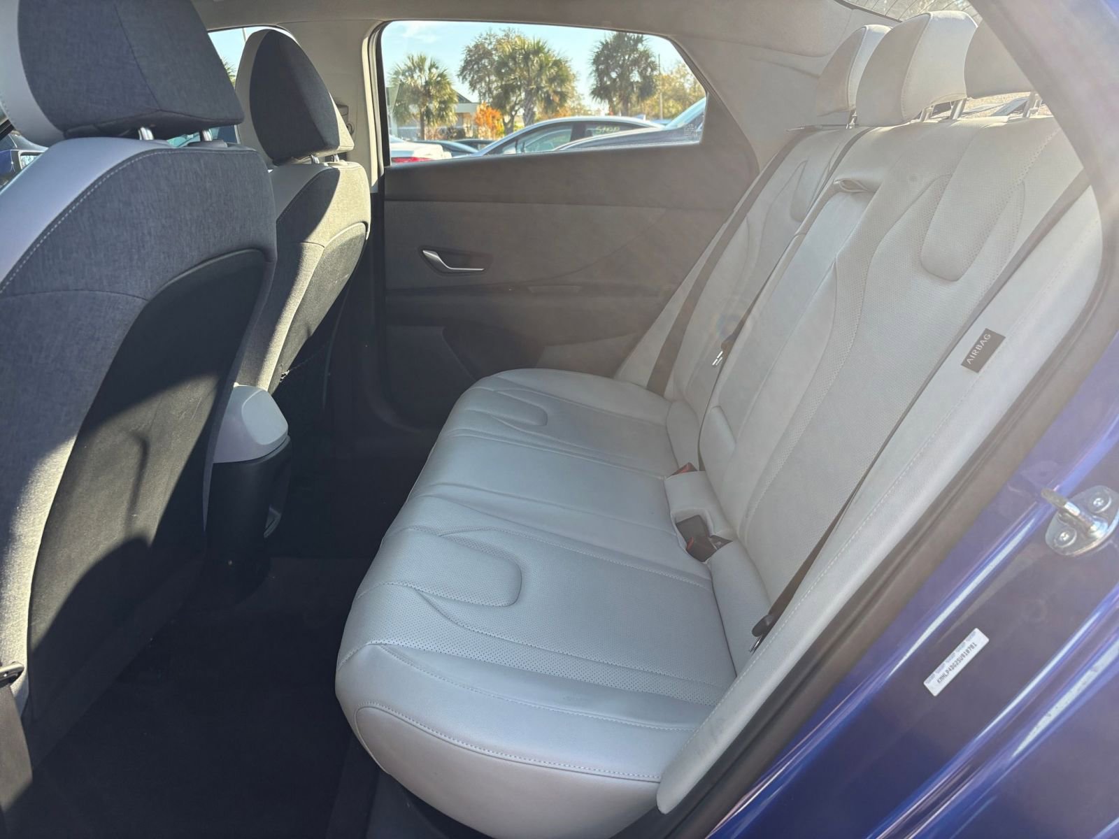 Used 2025 Hyundai Elantra Limited image 28